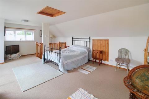 93 Hilton Road, Nottingham, NG3 6AQ