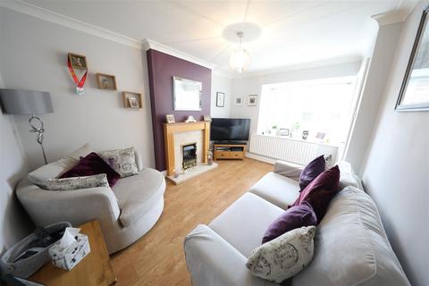 2 bedroom semi-detached house for sale, St. Aidans Way, Hull