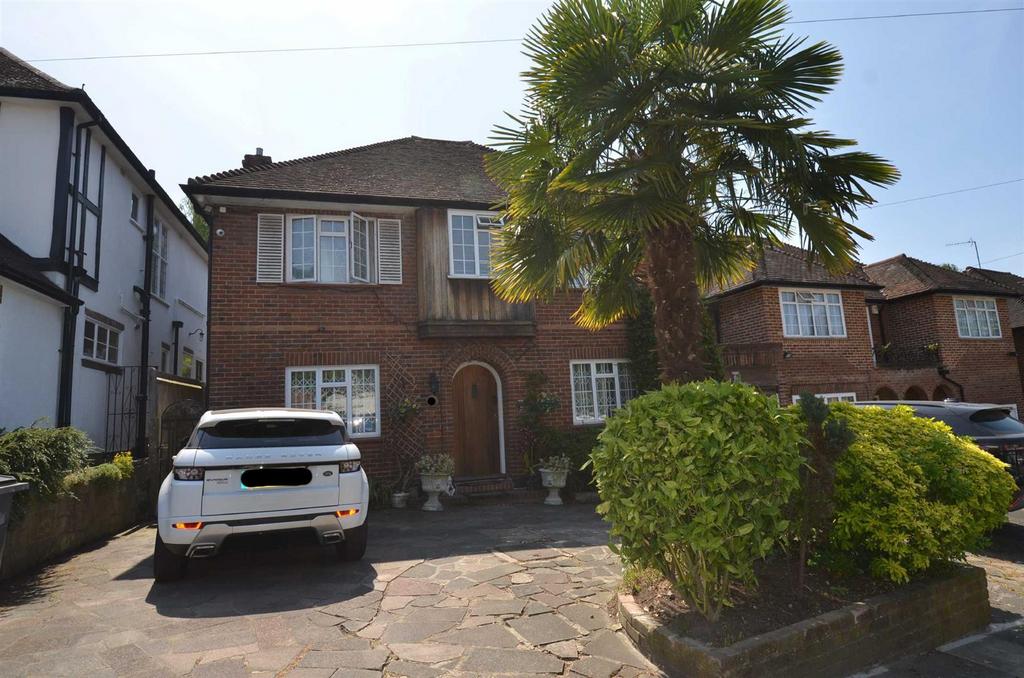 Beech Avenue, Oakleigh Park 3 bed detached house for sale £1,250,000