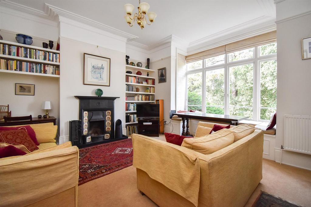 Lower Park Road, Hastings 2 bed flat £250,000