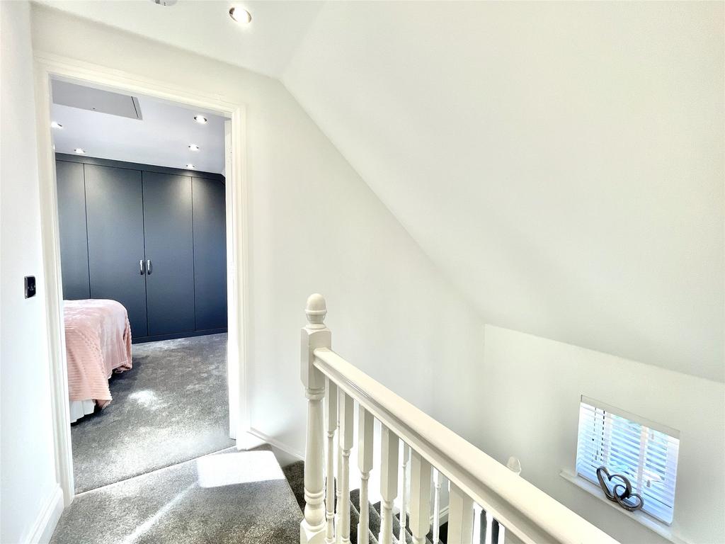 2nd Floor Landing