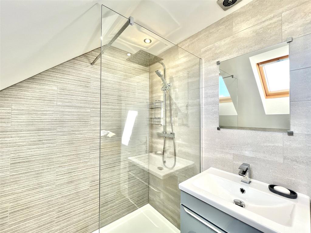 2nd Floor En-Suite