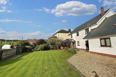 Hendre Hermon, Cynwyl Elfed, Carmarthen, SA33 6SR