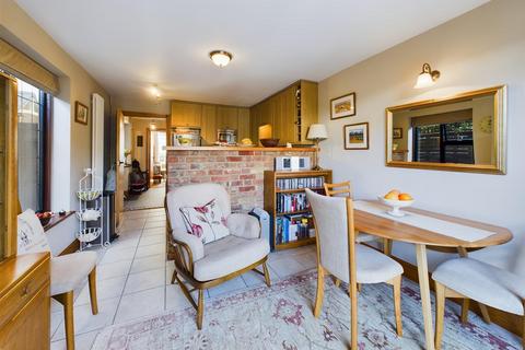 36 Dennis Road, East Molesey, KT8 9ED