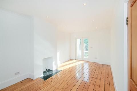 58 Hawkdene, London, E4 7PF