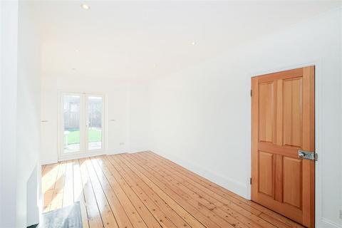 58 Hawkdene, London, E4 7PF