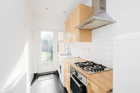 58 Hawkdene, London, E4 7PF