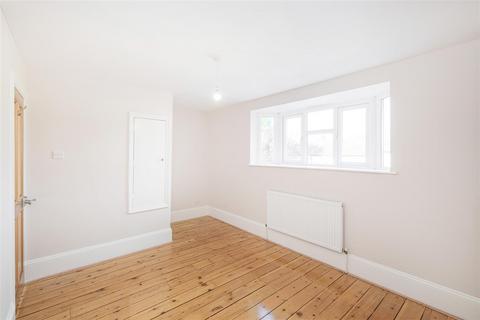 58 Hawkdene, London, E4 7PF