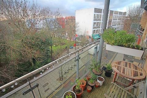 1 bedroom flat to rent, Goldsmiths Row, London