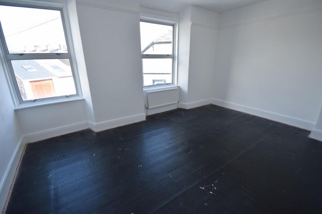 Bedroom 1.JPG