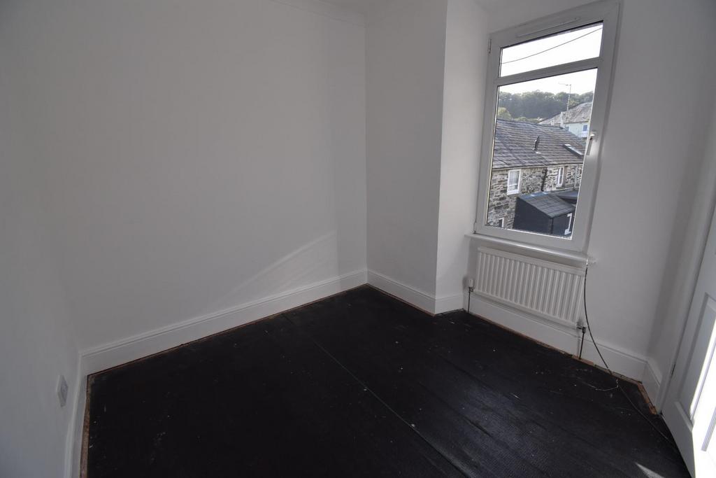 Bedroom 2.JPG