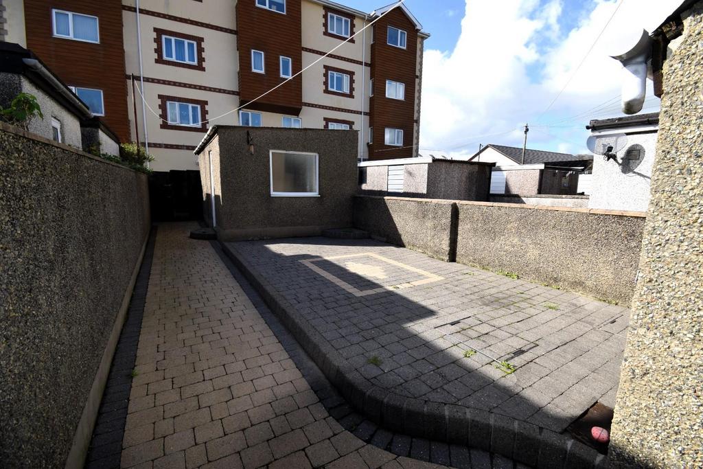 Rear Yard 1.JPG
