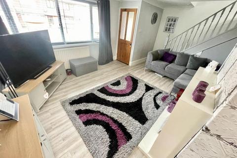 3 bedroom end of terrace house for sale - Dunlane Close, Middlesbrough
