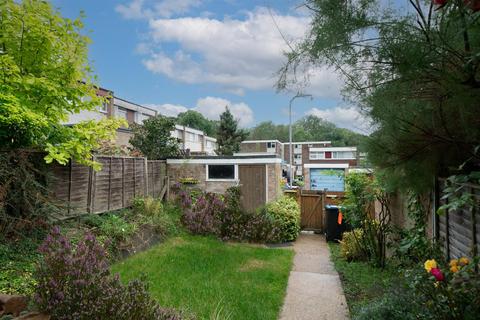 10 Airedale, Hemel Hempstead, HP2 5TP