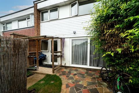 10 Airedale, Hemel Hempstead, HP2 5TP