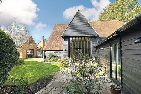 5 bedroom barn conversion for sale - Downhall Road, Matching Green, Harlow, CM17