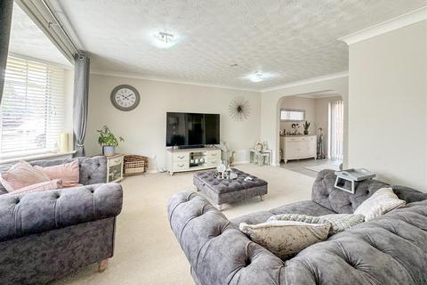 4 bedroom detached house for sale, Miles Hawk Way, Mildenhall