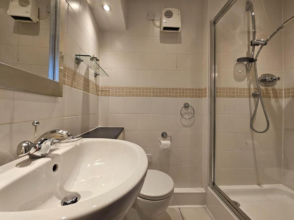 En-Suite Shower