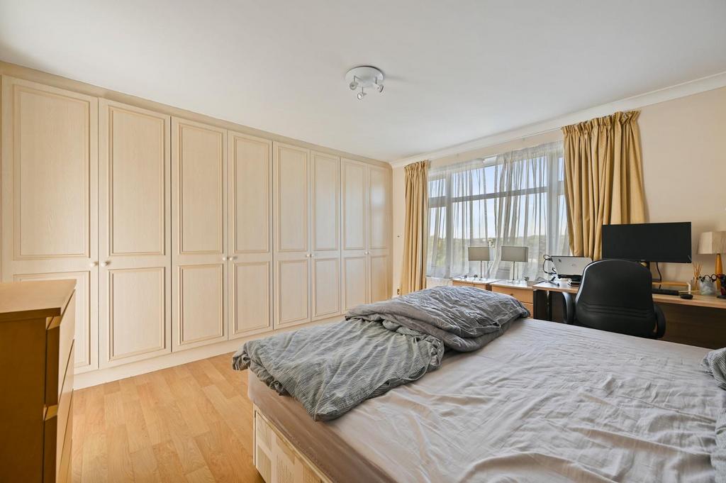 TEC - 11 Ambassador House - Bedroom3 (1).jpg