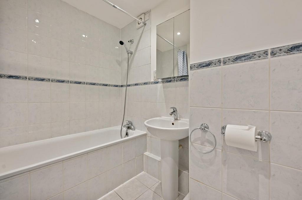 TEC - 11 Ambassador House - Bathroom3 (1).jpg