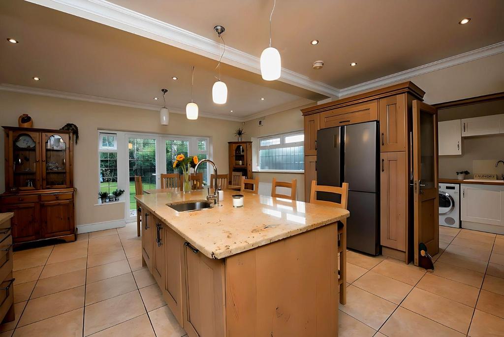 Jervis Crescent, Four Oaks, Sutton Coldfield 4 bed detached house for