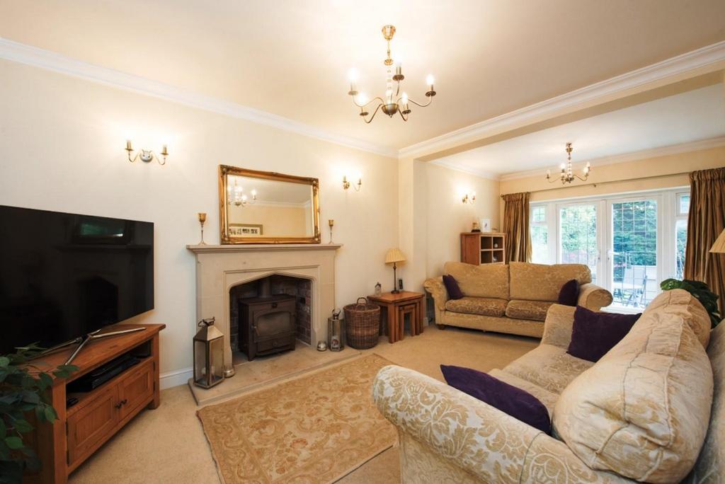 Jervis Crescent, Four Oaks, Sutton Coldfield 4 bed detached house for sale £899,995