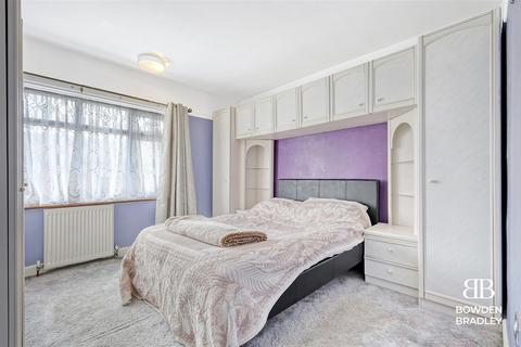 63 Tufter Road, Chigwell, IG7 4EB