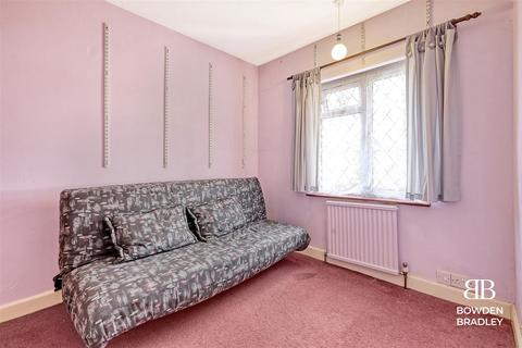 63 Tufter Road, Chigwell, IG7 4EB