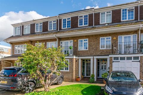 4 bedroom townhouse for sale, Taylors Avenue, Hoddesdon EN11