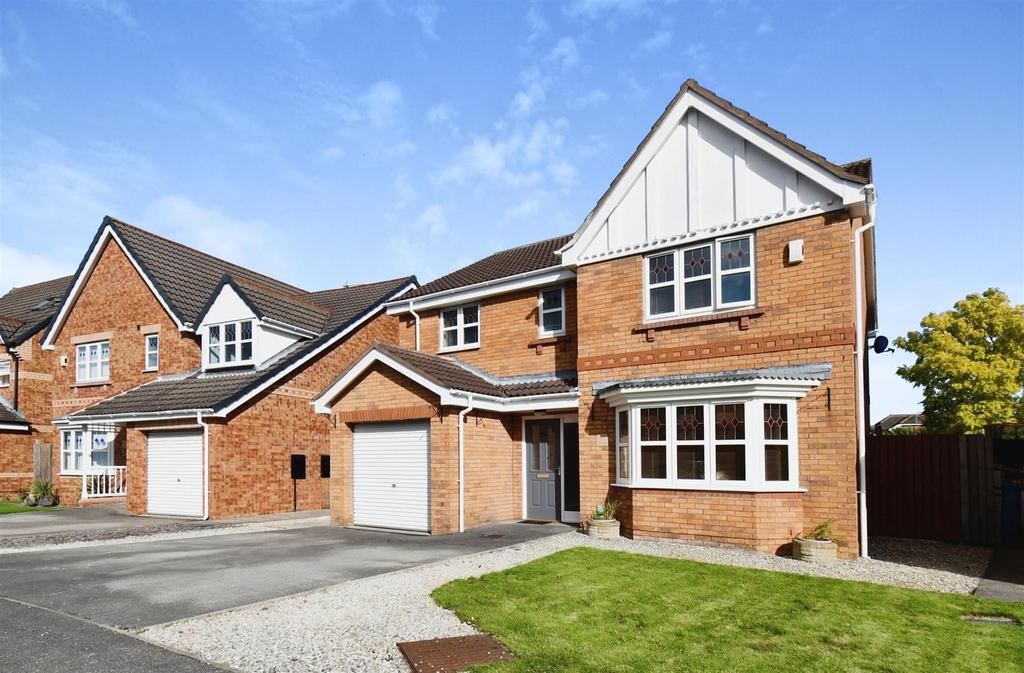 Hartsholme Park, Kingswood, Hull 4 bed detached house for sale £285,000