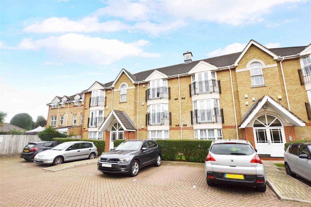 Draper Close, Isleworth 2 bed apartment to rent £1,950 pcm (£450 pw)