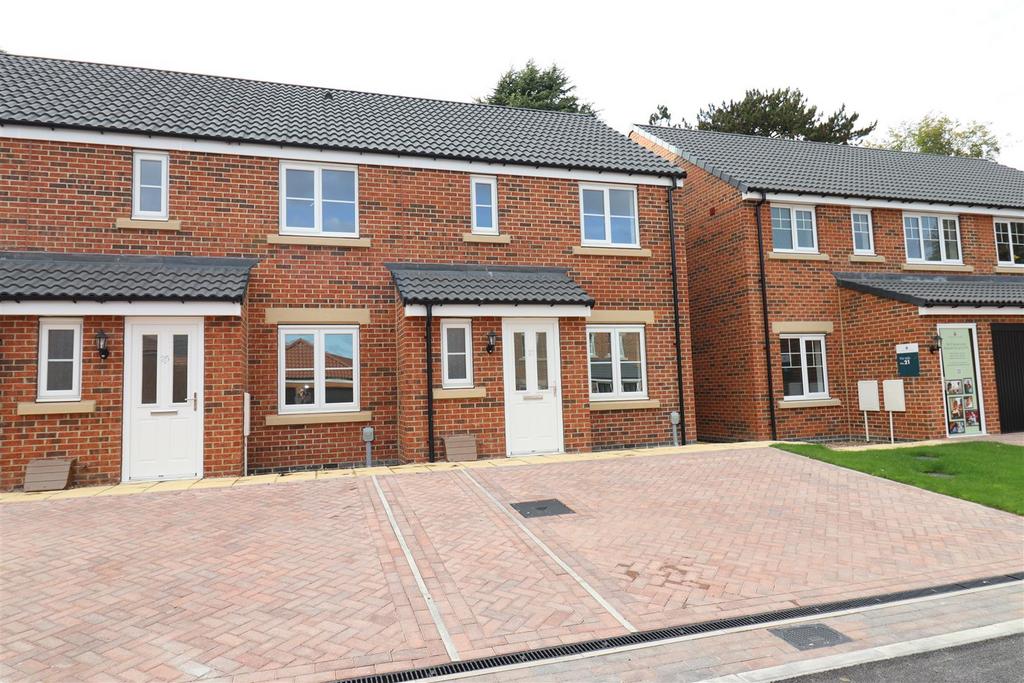 Frankland Drive, Cottingham 2 bed end of terrace house for sale £95,000
