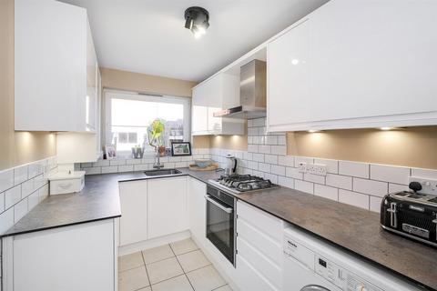 140 Elmcroft Avenue, London, E11 2DB