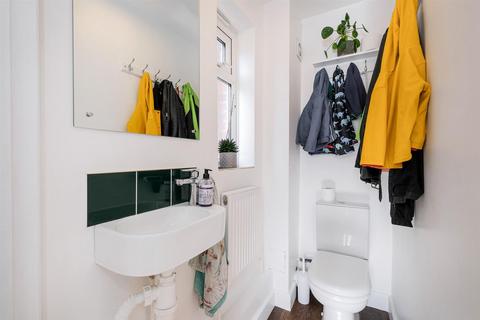 140 Elmcroft Avenue, London, E11 2DB
