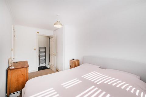 140 Elmcroft Avenue, London, E11 2DB