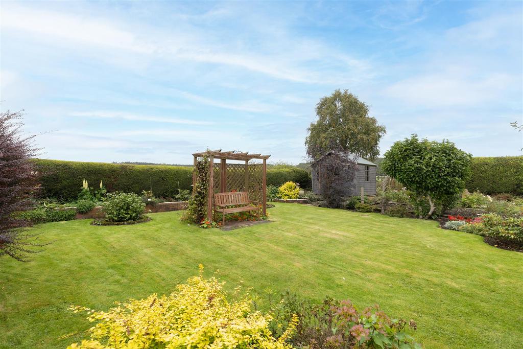 Stanley, Perth 3 bed semidetached bungalow for sale £280,000