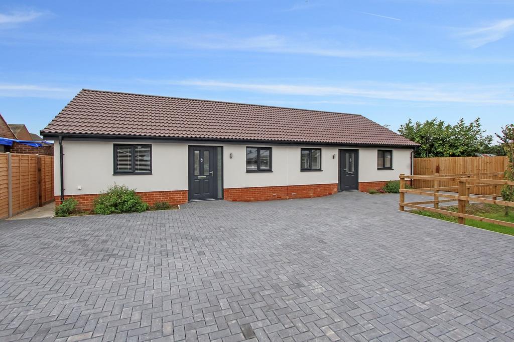 Stanbridge Way, Houghton Conquest, Bedford, MK45 2 bed bungalow for