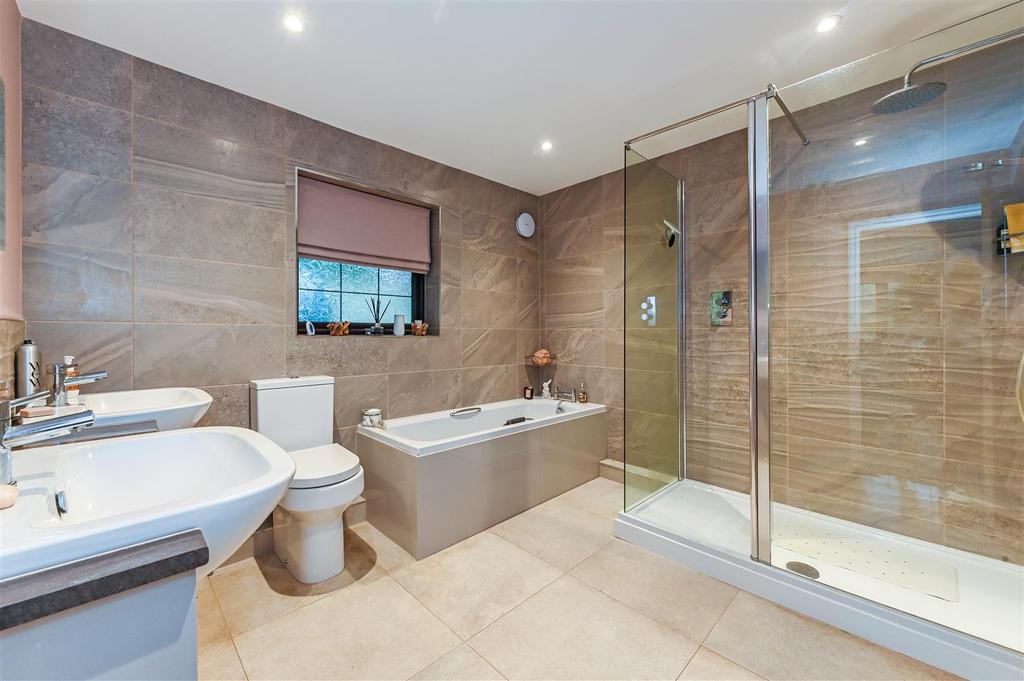 En Suite Bathroom