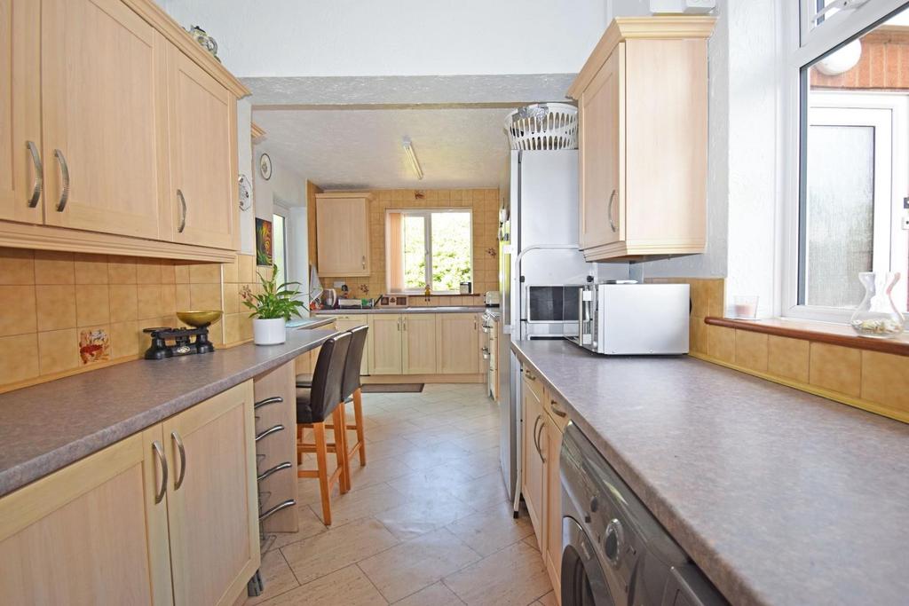 75 Redditch Road, kitchen a.jpg