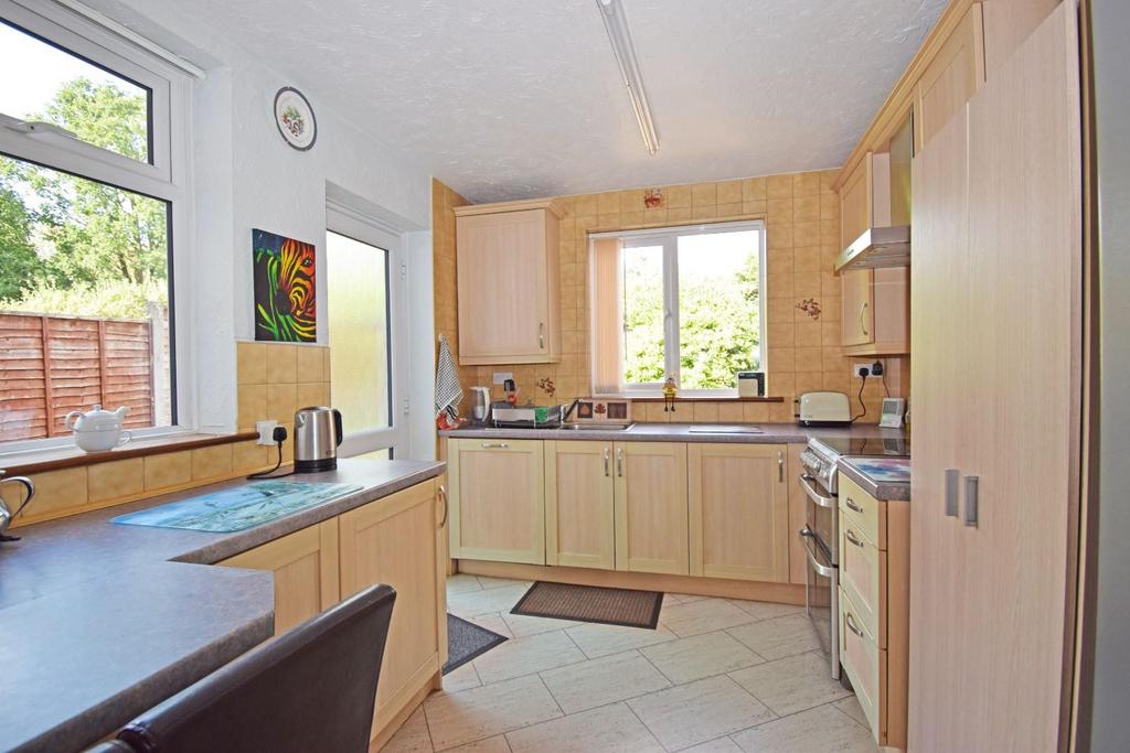 75 Redditch Road, kitchen b.jpg