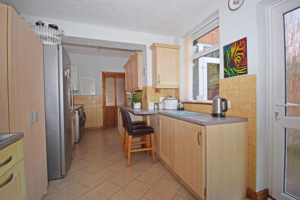 75 Redditch Road, kitchen c.jpg