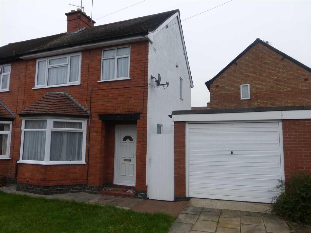 BURLEIGH ROAD, HINCKLEY 3 bed semidetached house £875 pcm (£202 pw)