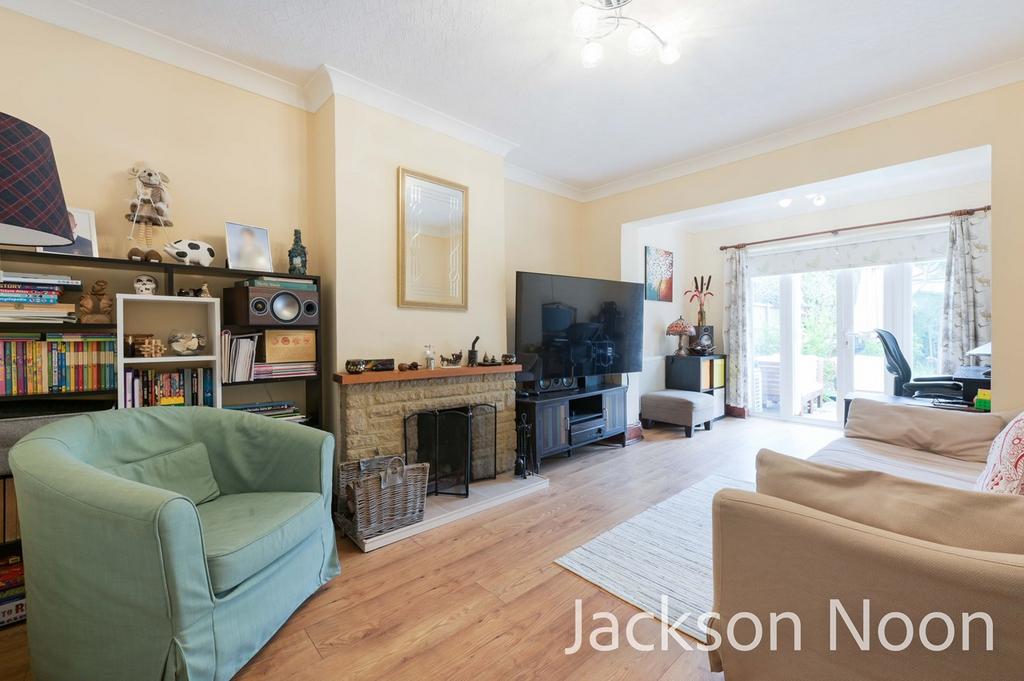 Limecroft Close, Ewell, KT19 3 bed semidetached house for sale £600,000