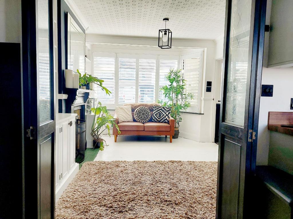 Lounge View 3