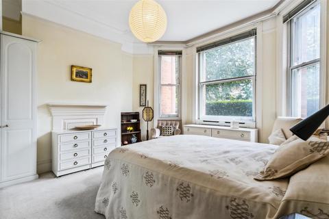Flat 1, Sydney House Woodstock Road, London, W4 1DP