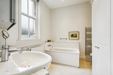 Flat 1, Sydney House Woodstock Road, London, W4 1DP