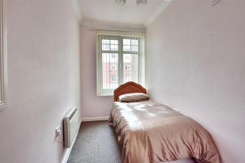 1 bedroom retirement property for sale, De La Warr Parade, Bexhill-On-Sea