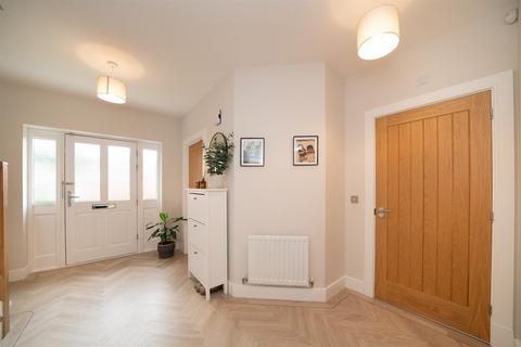 18 Bell Farm Close, Studham, Dunstable, LU6 2QX