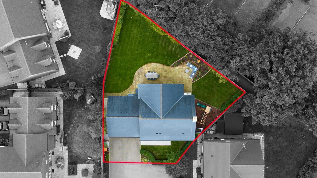 18-Bell-Farm-Close-Drone-Red-line-2.jpg