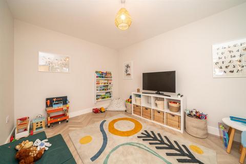 18 Bell Farm Close, Studham, Dunstable, LU6 2QX